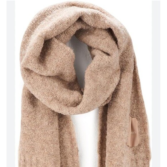 Calvin Klein Women's Soft Boucle Knit Winter Scarf Beige 11 W x 74 L NWT NEW - Picture 2 of 10
